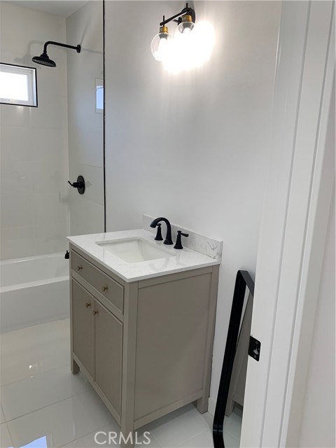 Detail Gallery Image 16 of 20 For 1211 W 40 Th Pl, Los Angeles,  CA 90037 - 2 Beds | 1 Baths