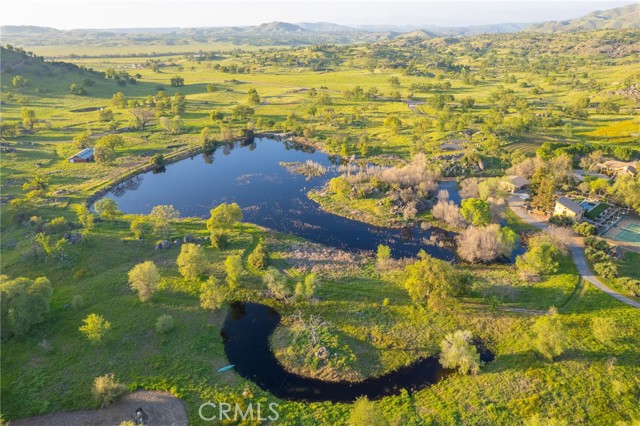 Detail Gallery Image 4 of 75 For 16115 Deer Path, Clovis,  CA 93619 - 5 Beds | 3/1 Baths