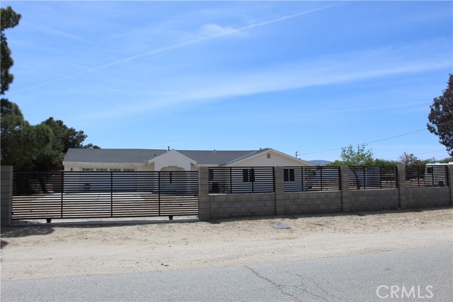 Detail Gallery Image 1 of 16 For 10128 E Ave S12, Littlerock,  CA 93543 - 3 Beds | 3 Baths