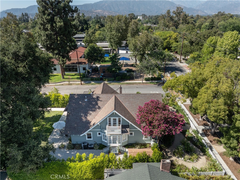 https://media.crmls.org/medias/72cf9c1b-779d-4599-90c0-9058064fa58d.jpg?preset=X-Large