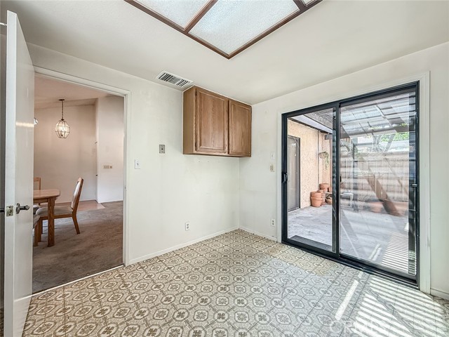 20027 Community Street, Winnetka CA: https://media.crmls.org/medias/72d12c9c-e752-4e97-8e69-57cf8363c6cf.jpg