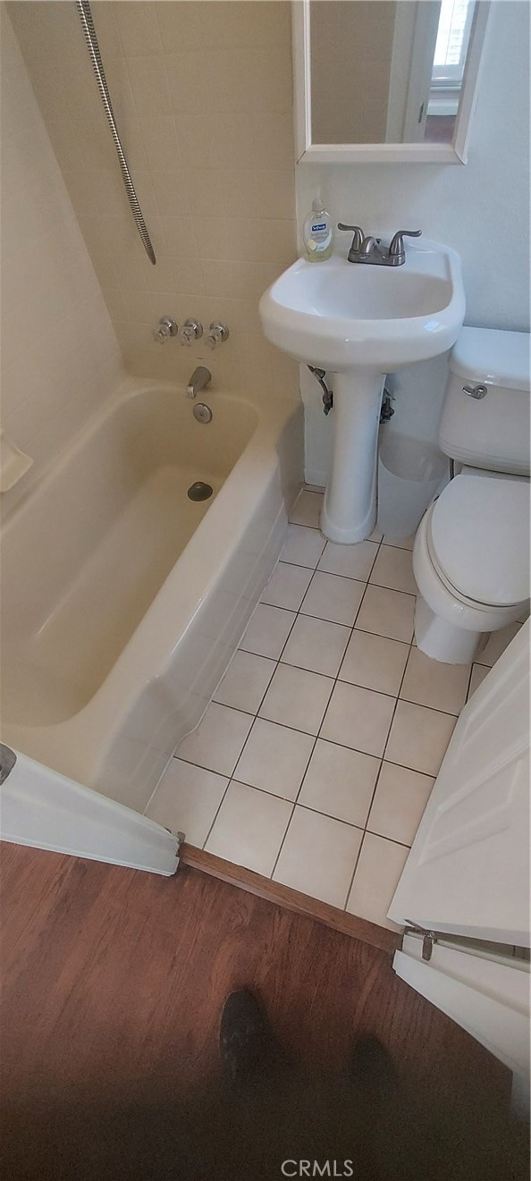 Detail Gallery Image 9 of 13 For 2818 2818 S Bronson #B,  Los Angeles,  CA 90018 - 2 Beds | 2 Baths