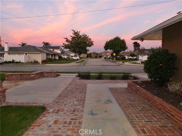 Detail Gallery Image 3 of 25 For 1819 Cambridge, Placentia,  CA 92870 - 3 Beds | 2 Baths