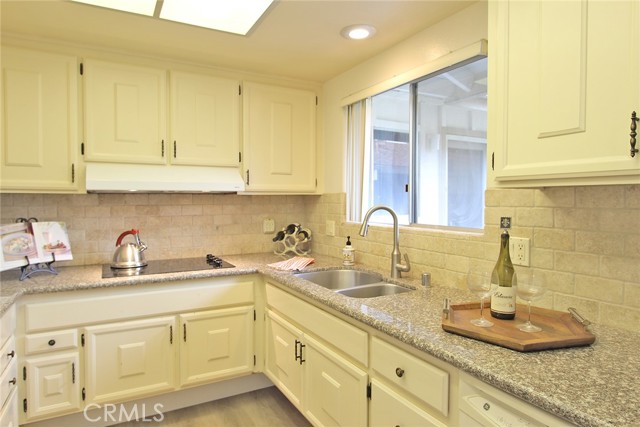 Detail Gallery Image 5 of 27 For 673 via Mendoza #B,  Laguna Woods,  CA 92637 - 2 Beds | 2 Baths