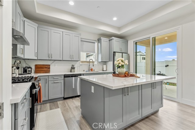 Detail Gallery Image 20 of 31 For 305 N Mountain View St, Santa Ana,  CA 92703 - 3 Beds | 3/1 Baths