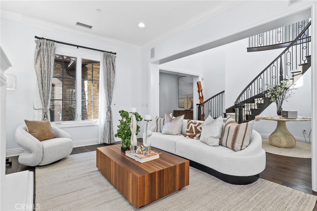 MLS #OC25219998 image #10