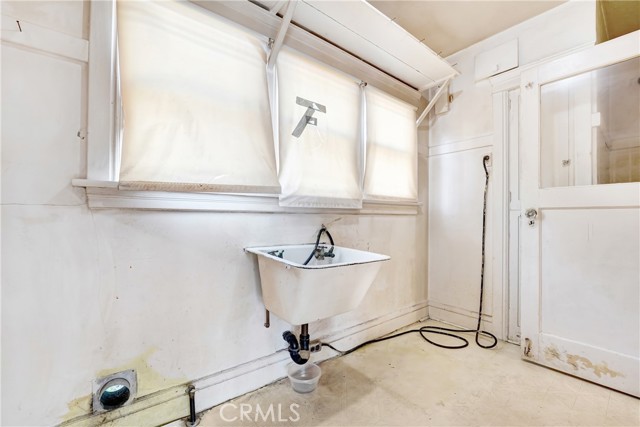 Detail Gallery Image 23 of 35 For 4239 South Raymond Avenue, Los Angeles,  CA 90037 - 2 Beds | 1 Baths