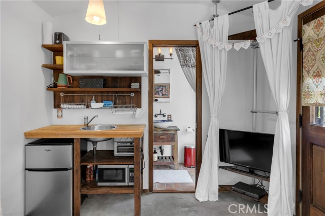 3611 Loosmore Street, Los Angeles CA: https://media.crmls.org/medias/72d611d5-ed59-461d-b37e-c5027d66fd01.jpg