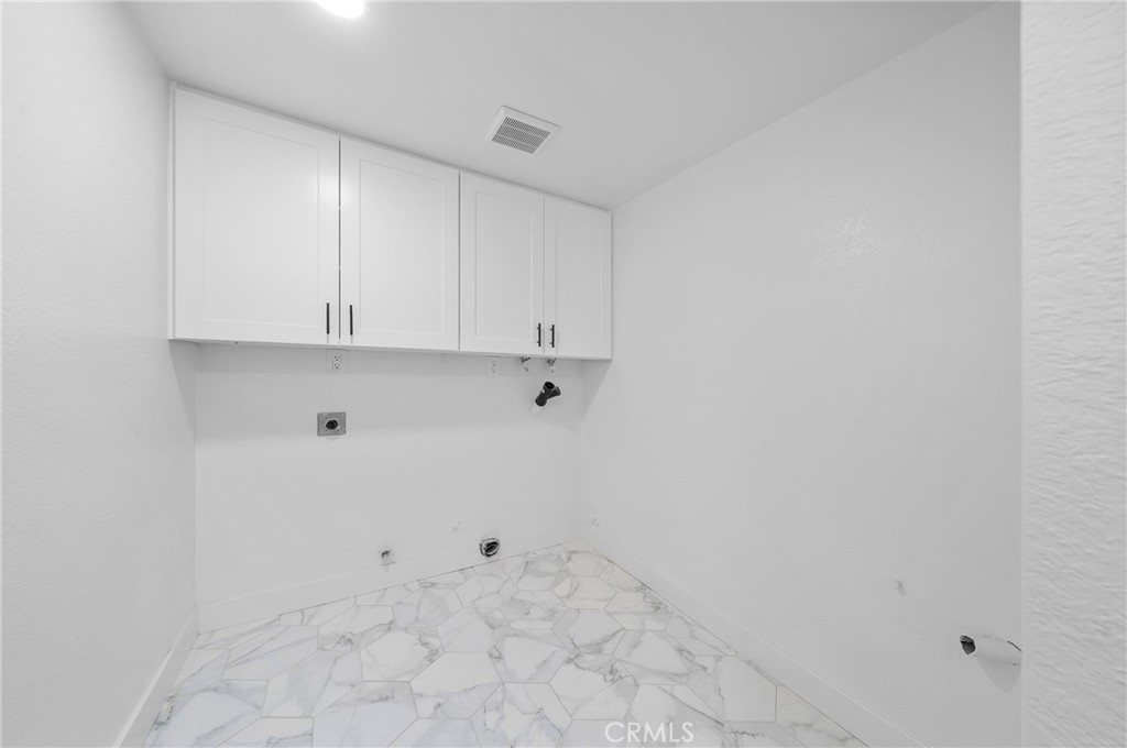 890 San Nicholas Drive