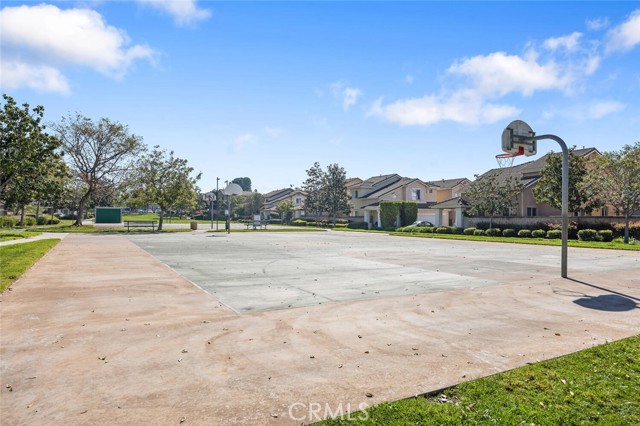 Detail Gallery Image 40 of 43 For 1868 Day Lily Ln, Simi Valley,  CA 93065 - 3 Beds | 2/1 Baths