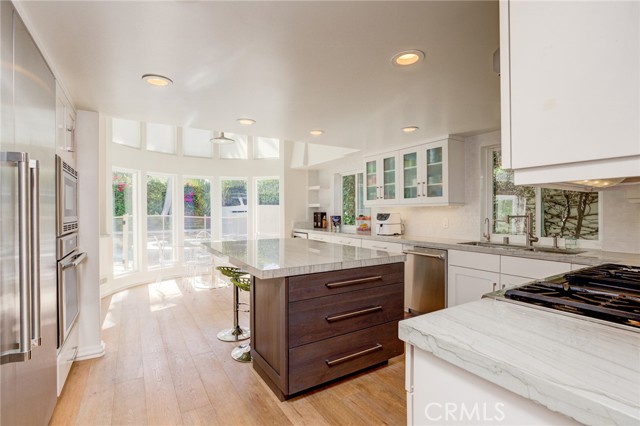 Kitchen views to Pool