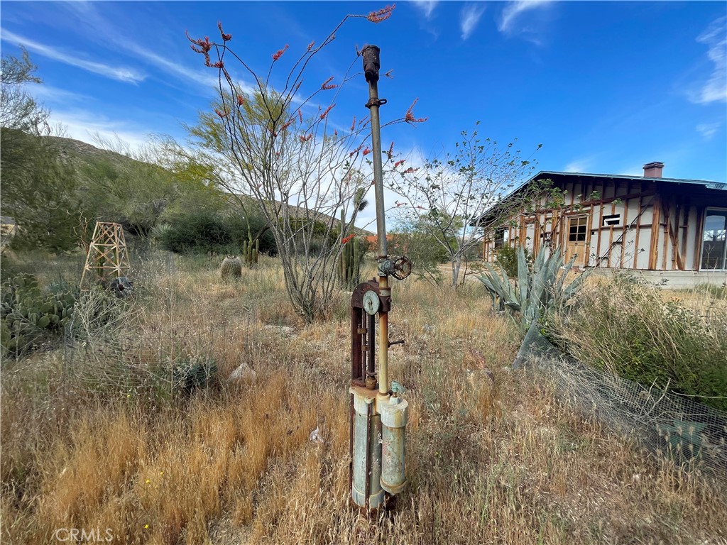 https://media.crmls.org/medias/72d7e90f-5046-4010-8e05-927629995959.jpg?preset=X-Large
