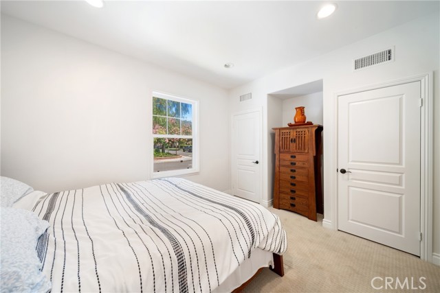 Detail Gallery Image 11 of 36 For 28 Townsend, Irvine,  CA 92620 - 5 Beds | 5/1 Baths
