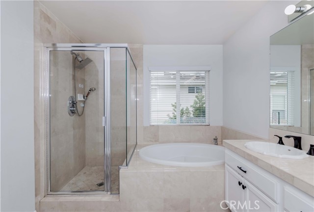 5612 Sprague Avenue, Cypress CA: https://media.crmls.org/medias/72d8e385-418a-46f4-8e78-c3db667b44e1.jpg