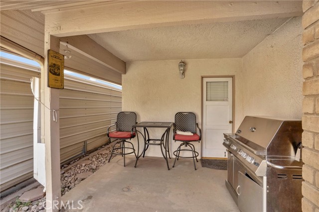 37581 Oak Mesa Drive, Yucaipa CA: https://media.crmls.org/medias/72d901fc-4ec0-4856-9989-a9f113756899.jpg