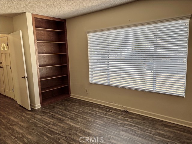 Detail Gallery Image 14 of 24 For 8064 Crosnoe Ave, Panorama City,  CA 91402 - 3 Beds | 2 Baths