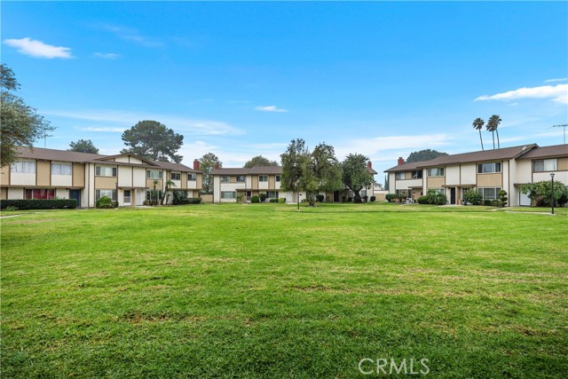 1722 Mitchell Avenue, Tustin CA: https://media.crmls.org/medias/72d9c4db-863b-4c1a-9bd5-42218e21b140.jpg