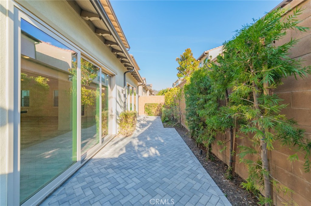 MLS #OC25255909 image #36