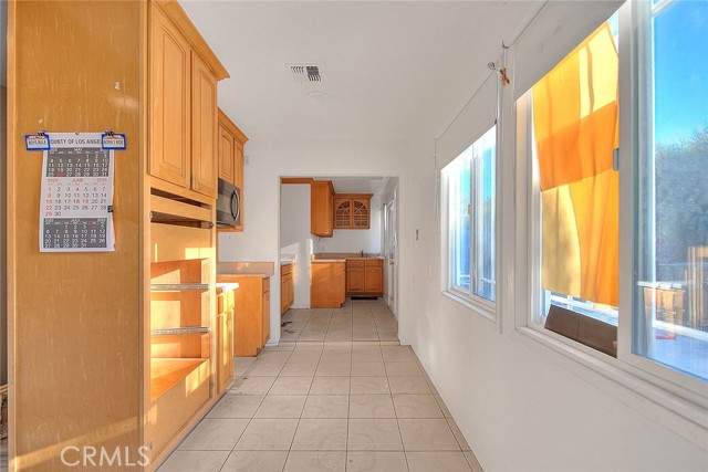 1516 121st Street, Los Angeles CA: https://media.crmls.org/medias/72dbcb73-8183-42f7-aea4-29c7b9b23a6b.jpg