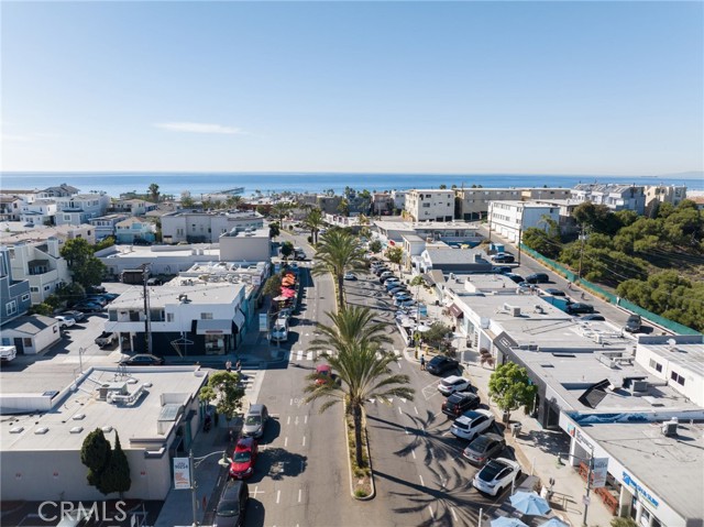 535 11th Street, Hermosa Beach, California 90254, 3 Bedrooms Bedrooms, ,2 BathroomsBathrooms,Residential,For Sale,11th,AR24151630