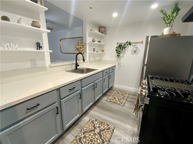 Detail Gallery Image 8 of 16 For 12141 Centralia St #111,  Lakewood,  CA 90715 - 1 Beds | 1 Baths