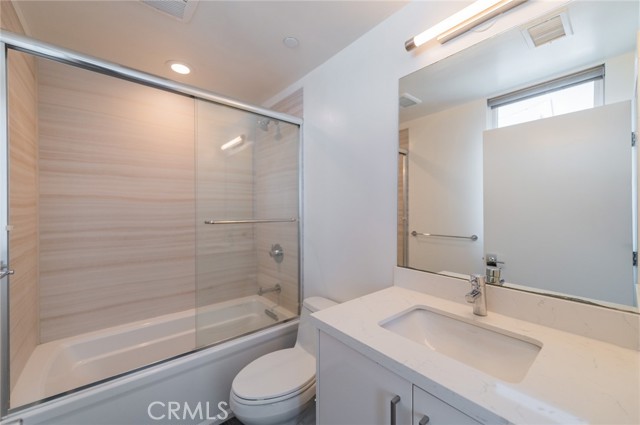 Detail Gallery Image 23 of 29 For 6016 W Beachwood Ln, Los Angeles,  CA 90038 - 3 Beds | 4 Baths