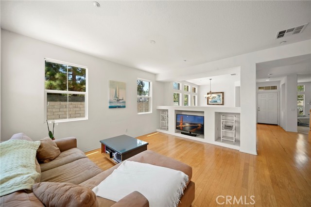 Detail Gallery Image 2 of 39 For 4425 Ahoy Ln, Oxnard,  CA 93035 - 3 Beds | 2/1 Baths