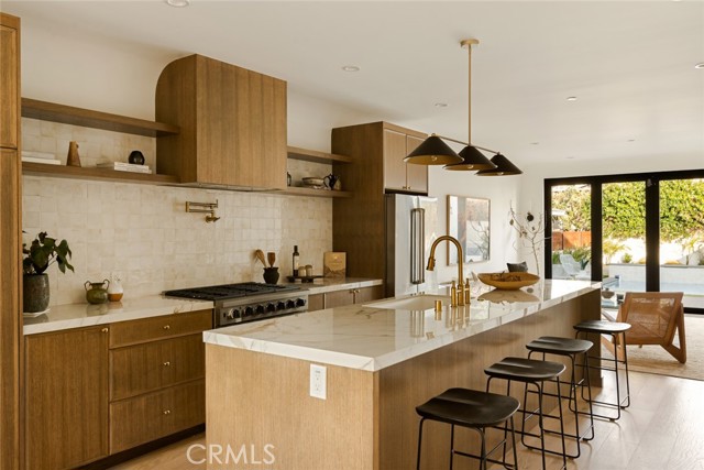 2334 Glover Place, Los Angeles CA: https://media.crmls.org/medias/72deff6b-5521-4cec-ae50-3e811873c2dd.jpg