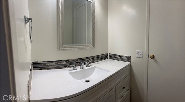Detail Gallery Image 9 of 12 For 5941 Limonite Ave #C,  Jurupa Valley,  CA 92509 - 1 Beds | 1 Baths