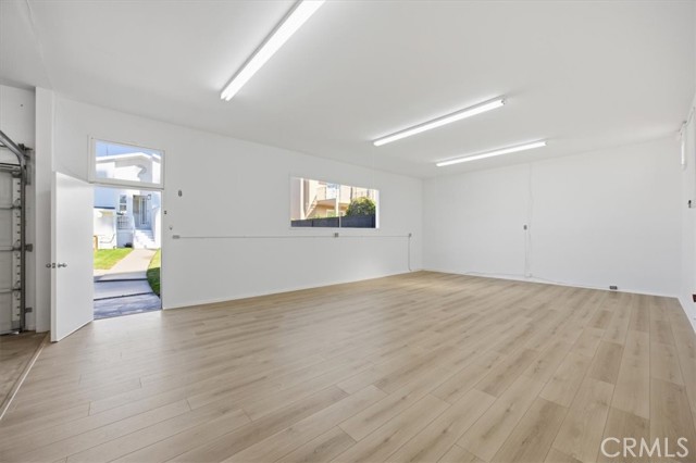 Detail Gallery Image 24 of 44 For 1826 10th St, Manhattan Beach,  CA 90266 - 3 Beds | 2 Baths