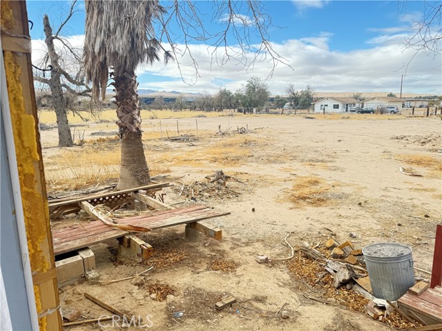 Detail Gallery Image 4 of 28 For 36299 Santa Fe St, Daggett,  CA 92327 - 3 Beds | 2 Baths