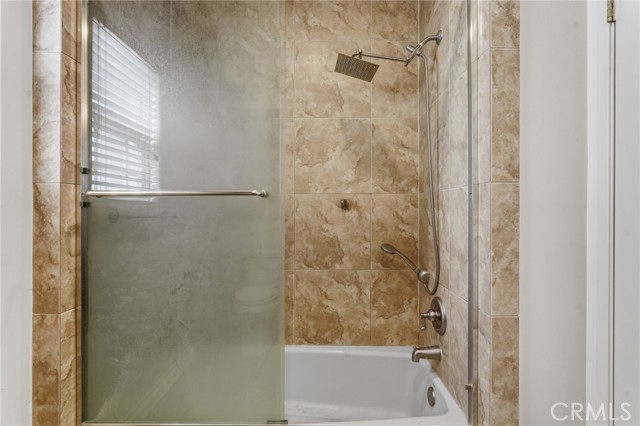 Detail Gallery Image 16 of 31 For 22639 Calvert St #F,  Woodland Hills,  CA 91367 - 1 Beds | 1 Baths