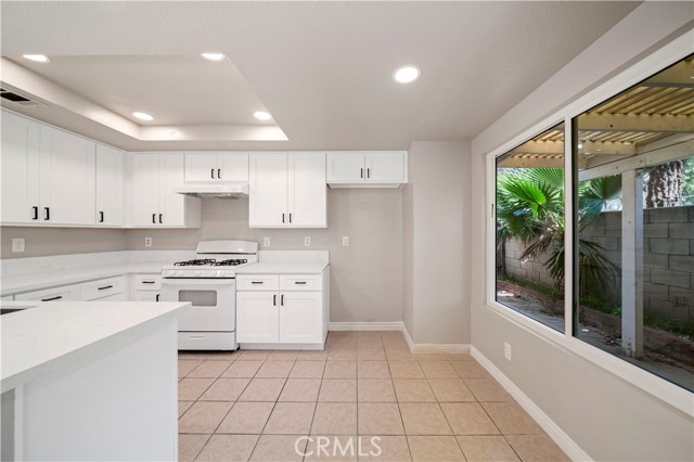Detail Gallery Image 12 of 36 For 15965 Peach Tree Ln, Fontana,  CA 92337 - 4 Beds | 3 Baths