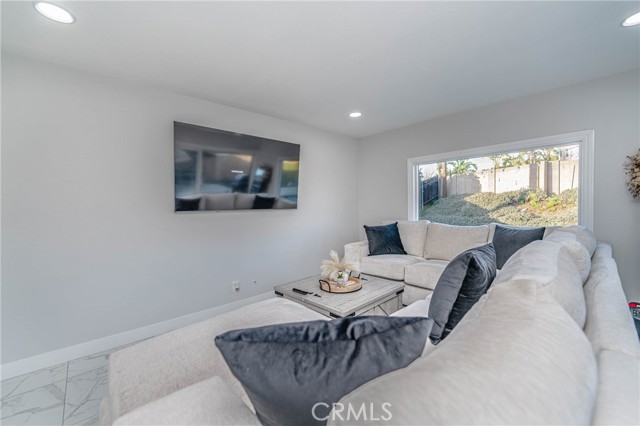 Detail Gallery Image 15 of 43 For 1687 Sunrise Way, Corona,  CA 92882 - 4 Beds | 1/1 Baths