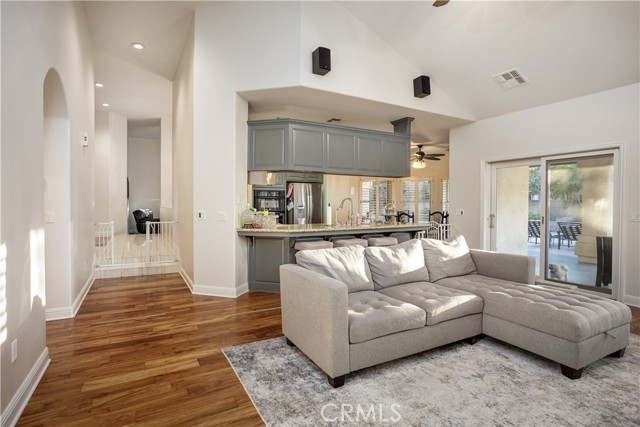 Detail Gallery Image 8 of 26 For 1509 Calle Castana, Bakersfield,  CA 93309 - 4 Beds | 2/1 Baths