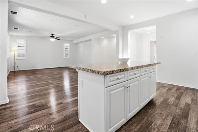 Detail Gallery Image 11 of 44 For 7165 Mystic Cloud, Corona,  CA 92880 - 3 Beds | 2/1 Baths