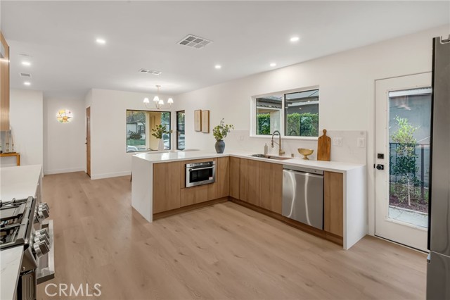 Detail Gallery Image 27 of 55 For 3641 Somerset, Los Angeles,  CA 90016 - 3 Beds | 2 Baths