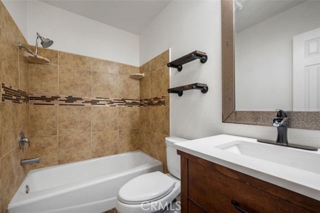 6258 Avenue Juan Diaz, Jurupa Valley CA: https://media.crmls.org/medias/72e47b38-0335-4b26-817f-31d08932f06f.jpg