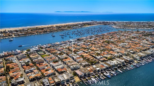 203 Via Ravenna, Newport Beach CA: https://media.crmls.org/medias/72e51fdc-1c62-4a9f-9dfa-eacae4aea013.jpg