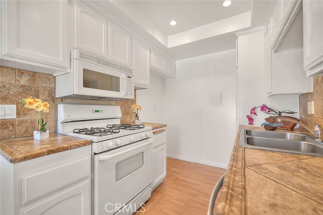 Detail Gallery Image 15 of 33 For 16934 Cedarwood Ct #40,  Cerritos,  CA 90703 - 3 Beds | 1 Baths