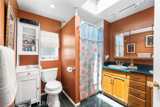17701 Avalon Boulevard, Carson CA: https://media.crmls.org/medias/72e59856-bc70-4649-a622-fafd6dd1fcbe.jpg