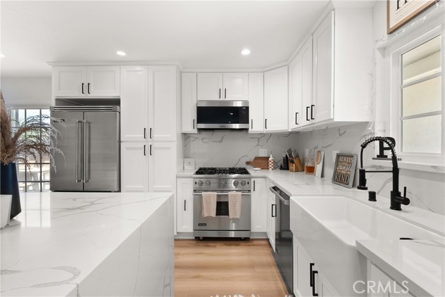 10171 Kukui Drive, Huntington Beach CA: https://media.crmls.org/medias/72e5f4fc-5672-4961-9a82-0c7aea7761a4.jpg
