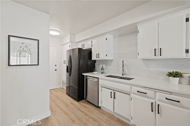 25273 Avenida Dorena, Newhall CA: https://media.crmls.org/medias/72e665db-5bfb-4fad-8c22-9594a35db4ed.jpg