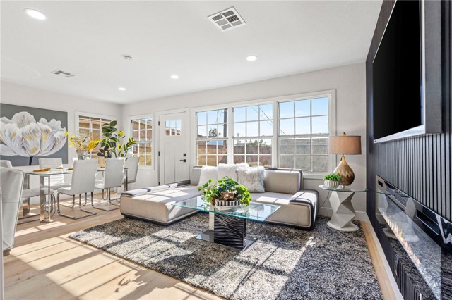 Detail Gallery Image 7 of 30 For 2302 W 115th, Hawthorne,  CA 90250 - 4 Beds | 2 Baths