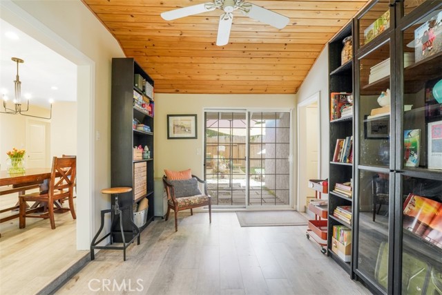22960 Crespi Street, Woodland Hills CA: https://media.crmls.org/medias/72e6d59f-3f18-4c46-b123-c31c97520334.jpg