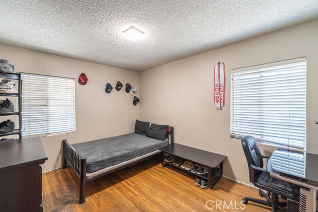6933 Delta Avenue, Long Beach CA: https://media.crmls.org/medias/72e6f0b7-02b1-4435-8947-cd504a7ea40d.jpg