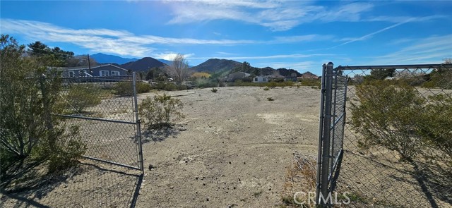 Detail Gallery Image 3 of 18 For 9268 Mesa Rd, Lucerne Valley,  CA 92356 - – Beds | – Baths