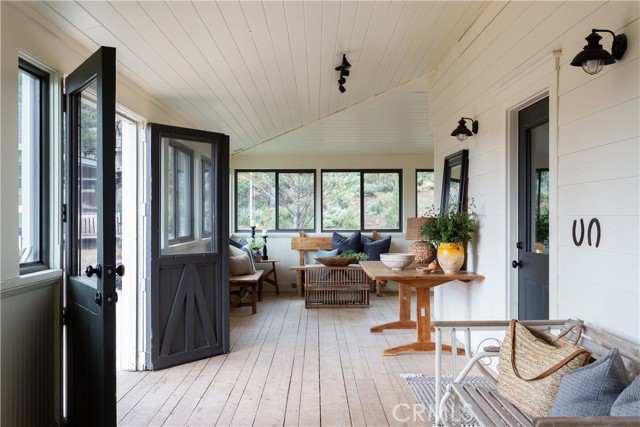 Detail Gallery Image 2 of 39 For 2000 Baldwin Lake Rd, Big Bear City,  CA 92314 - 4 Beds | 2 Baths