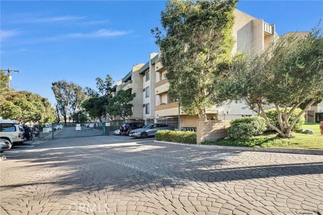 Detail Gallery Image 25 of 37 For 12121 Centralia St #302,  Lakewood,  CA 90715 - 3 Beds | 2 Baths