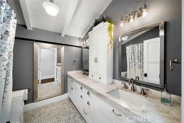 411 Poplar Street, Laguna Beach CA: https://media.crmls.org/medias/72e8280d-9738-426c-afe6-a4e8dae9a17c.jpg